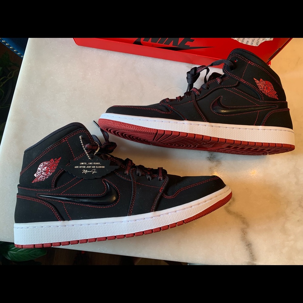 Air Jordan 1 Mid Fearless